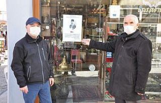 Yazarlar Birliği’nden esnafa 500 adet “İstiklal...