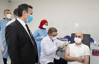 Yerli aşıda gönüllülere 2. doz uygulaması başladı