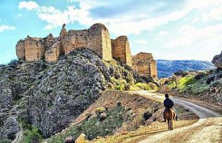 Yıllara meydan okuyan Hurman Kalesi