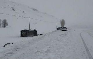 Yoğun kar yağışı ve tipi kazaları beraberinde...