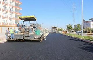 Yol yapım ekipleri, 6 ilçede çalışma yürütüyor