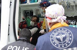 Yolcu dolu otobüsün şoförüne tekme tokat saldırdı