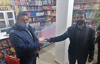 Yolda bulduğu parayı sahibine teslim etti