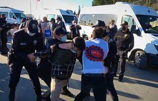 Yolu kapatan işçilere polis müdahalesi: 14 gözaltı