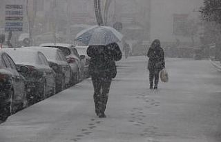 Yozgat’ta Mart karı kenti beyaza bürüdü