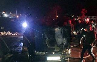Yüksekova’da alev alan araç korkuttu