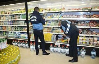 Zabıta ekipleri gıda ve etiket denetimi yaptı