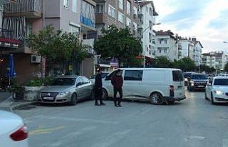 Zincirleme kaza ucuz atlatıldı, çarpışma sesini...
