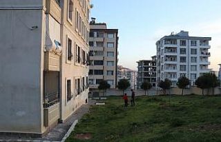11’nci kattan düşen genç kız hayatını kaybetti