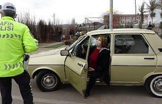 14 yaşındaki ehliyetsiz sürücü polis ekiplerine...