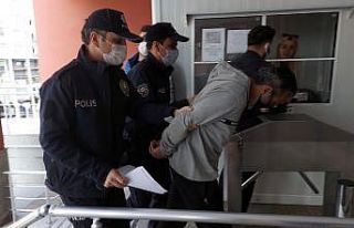 14 yaşındaki kız çocuğunun uygunsuz fotoğrafını...
