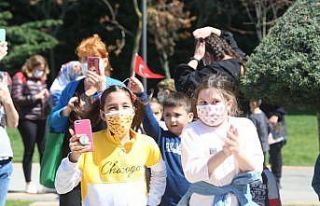 23 Nisan coşkusu Maltepe sokaklarına taştı