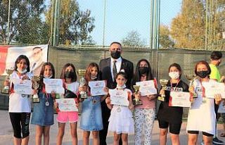 23 Nisan coşkusu Toroslar’ın tenis kortlarına...