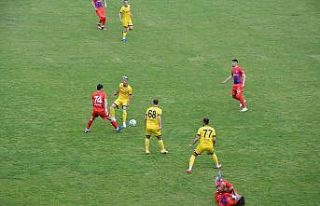 2. Lig: Tarsus İdman Yurdu: 4 - Kardemir Karabükspor:...