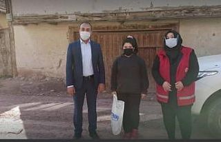 304 çocuğa hediye dağıtıldı