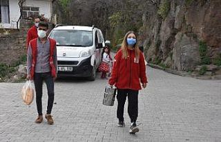 40 gönüllüden 400 aileye sıcak yemek