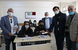 50 bin adet maske esnaf, öğrenciler ve vatandaşlara...