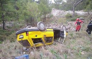 50 metrelik şarampole uçan aracın sürücüsünü...