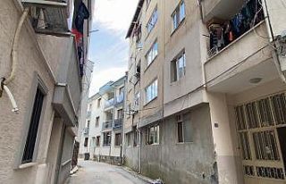5 yaşındaki çocuk 5’inci kattan aşağı düşerek...