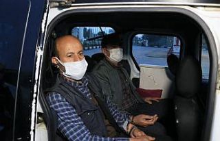 Adana’da durdurulan 2 araçtan 1 ton gümrük kaçağı...