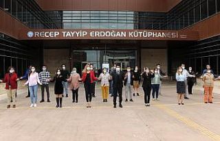 ADÜ’de kütüphane personeli işaret dili öğreniyor