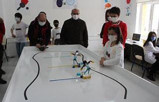 Afyonkarahisar’da ’Kendin Yap Atölyesi’ açıldı