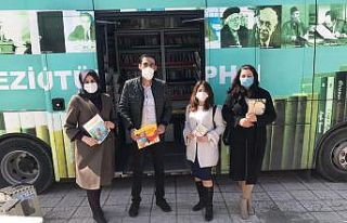 Ağrı’da köy çocukları gezici kütüphane ile...