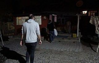 Ağrılı hayırseverler ihtiyaç sahiplerinin yüzünü...