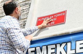 Ak Partili belediyeden Alparslan Türkeş’e vefa