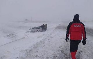 Aksaray’da olumsuz hava koşulları nedeniyle mahsur...
