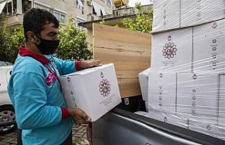 Alanya Belediyesi ramazan paketlerini dağıtmaya...
