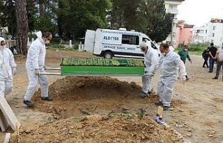 Alanya’da Kıbrıs Gazisi emekli başkomiser koranaya...