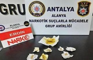 Alanya’da otel odasına uyuşturucu baskını