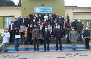 Alaşehirli eğitimcilere sertifika verildi