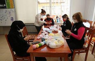 Amigurumi bebekler çocukları bekliyor