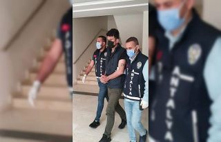 Antalya’da kanser ilaçları dolandırıcısı tutuklandı