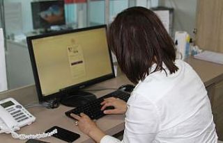 Antalya’da sağlık çalışanları aşı olmak...