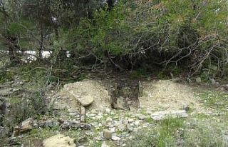 Antalya’da tarihi mezarlar tahrip ediliyor