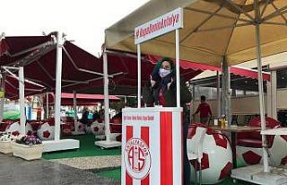 Antalyaspor bayrakları 9 noktada satışta