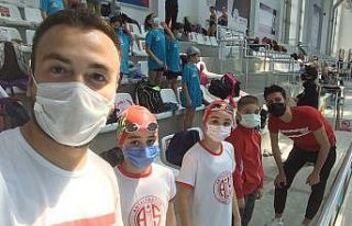 Antayasporlu Beste, yüzmede Antalya Şampiyonu oldu