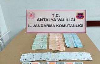 Apartmanın çatı katında kumar partisi pahalıya...