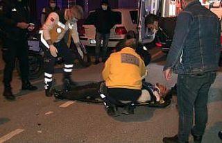 Arnavutköy’de motosiklet ile otomobil çarpıştı:...