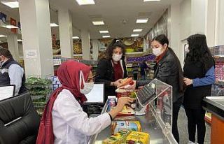 Arnavutköy’de Ramazan dolayısıyla ihtiyaç sahiplerine...