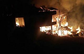 Artvin’de bu kez Ortaköy köyünde yangın çıktı