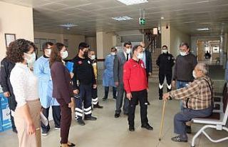 Aşıdan korkan yaşlı adamı, İl Sağlık Müdürü...