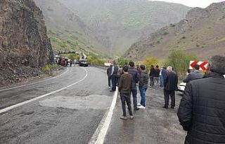 Askeri araç devrildi: 3 yaralı