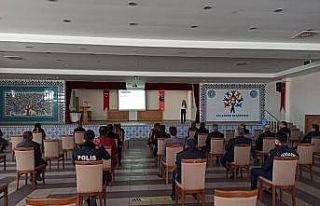 Aslanapa’da “En İyi Narkotik Polisi Anne” semineri
