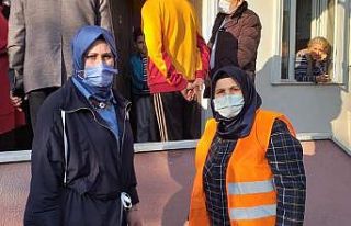 Asuk çalmadık kapı bırakmıyor