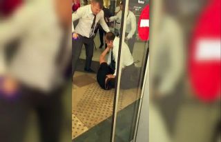 AVM girişinde maske tartışması tekme tokat kavgaya...