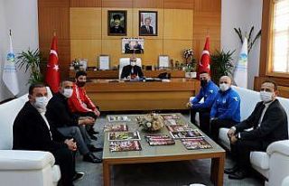 Avrupa ikincisi Başar, Sakarya’da altın ve çiçeklerle...